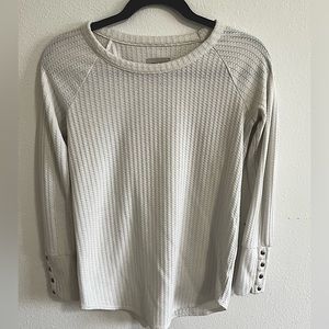 White Chaser Women’s Long-Sleeve Shirt with Decorative Buttons on sleeve